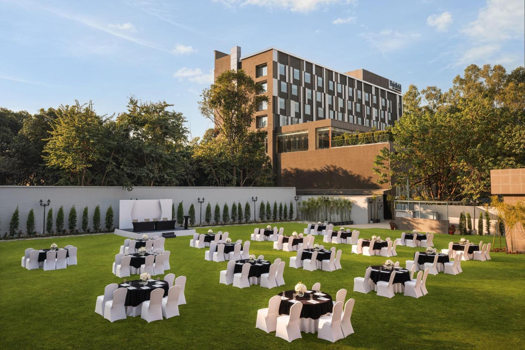 Fairfield By Marriott Dehradun Ξενοδοχείο Εξωτερικό φωτογραφία